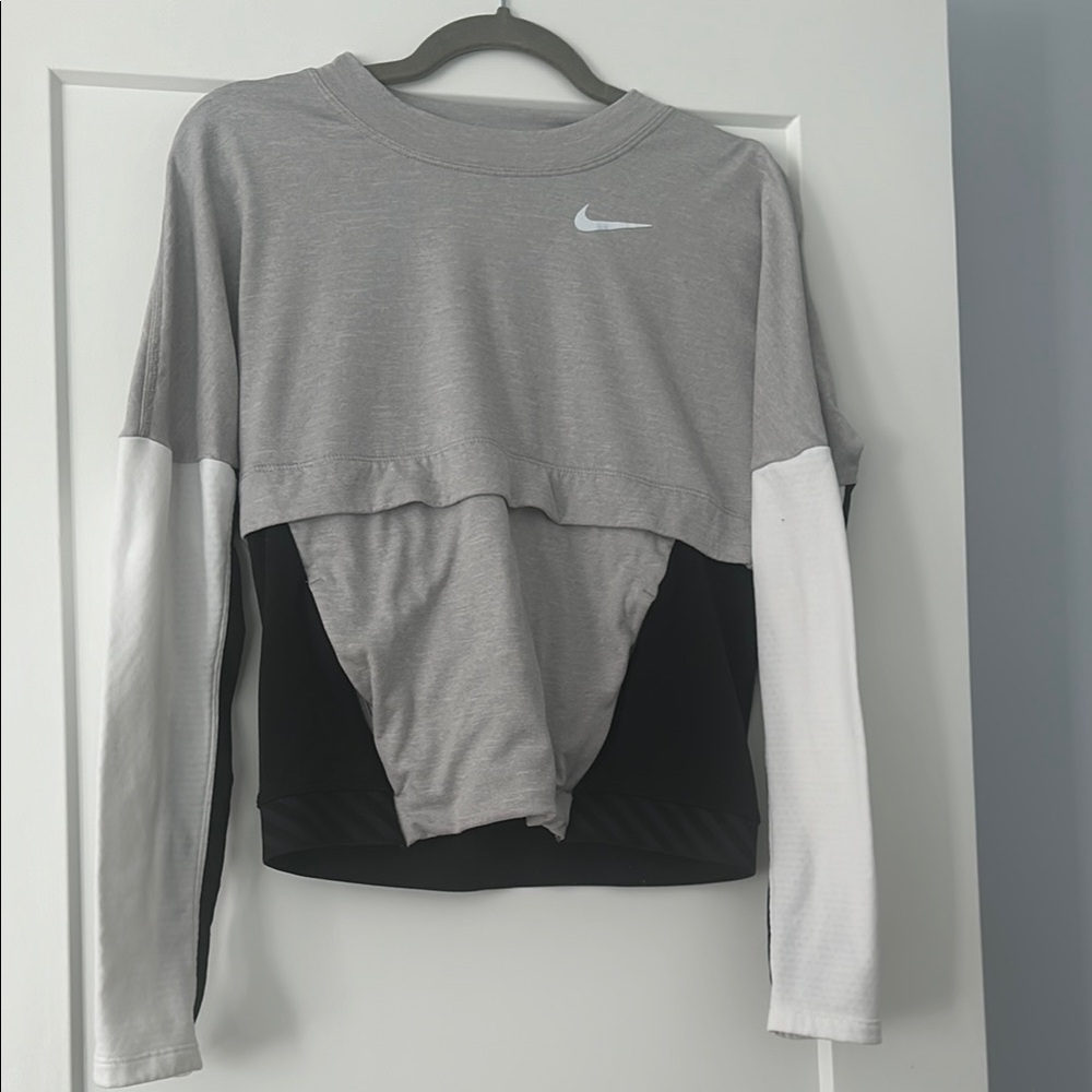 Nike Women's Grey and White Long Sleeve Top - Size XS - In Good Condition